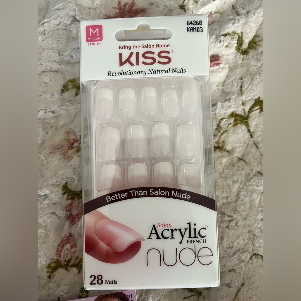 Press on nails